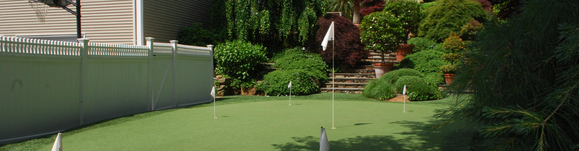 How to Create the Backyard Perfect Putting Green Oasis